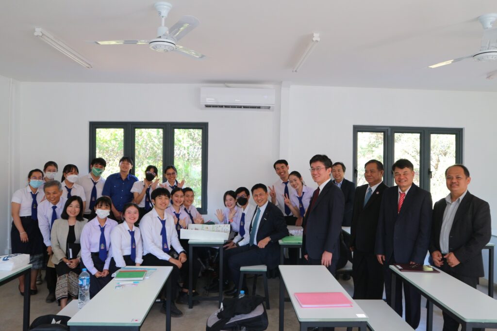 ລັດຖະບານຍີ່ປຸ່ນ ມອບຫ້ອງຮຽນໃໝ່ພາກວິຊາພາສາຍີ່ປຸ່ນ ມະຫາວິທະຍາໄລແຫ່ງຊາດ ເພື່ອຍົກສູງລະດັບພາສາຍີ່ປຸ່ນຢູ່ລາວ - 396 1024x683 - ລັດຖະບານຍີ່ປຸ່ນ ມອບຫ້ອງຮຽນໃໝ່ພາກວິຊາພາສາຍີ່ປຸ່ນ ມະຫາວິທະຍາໄລແຫ່ງຊາດ ເພື່ອຍົກສູງລະດັບພາສາຍີ່ປຸ່ນຢູ່ລາວ ລັດຖະບານຍີ່ປຸ່ນ ມອບຫ້ອງຮຽນໃໝ່ພາກວິຊາພາສາຍີ່ປຸ່ນ ມະຫາວິທະຍາໄລແຫ່ງຊາດ ເພື່ອຍົກສູງລະດັບພາສາຍີ່ປຸ່ນຢູ່ລາວ - 396 1024x683 - ລັດຖະບານຍີ່ປຸ່ນ ມອບຫ້ອງຮຽນໃໝ່ພາກວິຊາພາສາຍີ່ປຸ່ນ ມະຫາວິທະຍາໄລແຫ່ງຊາດ ເພື່ອຍົກສູງລະດັບພາສາຍີ່ປຸ່ນຢູ່ລາວ