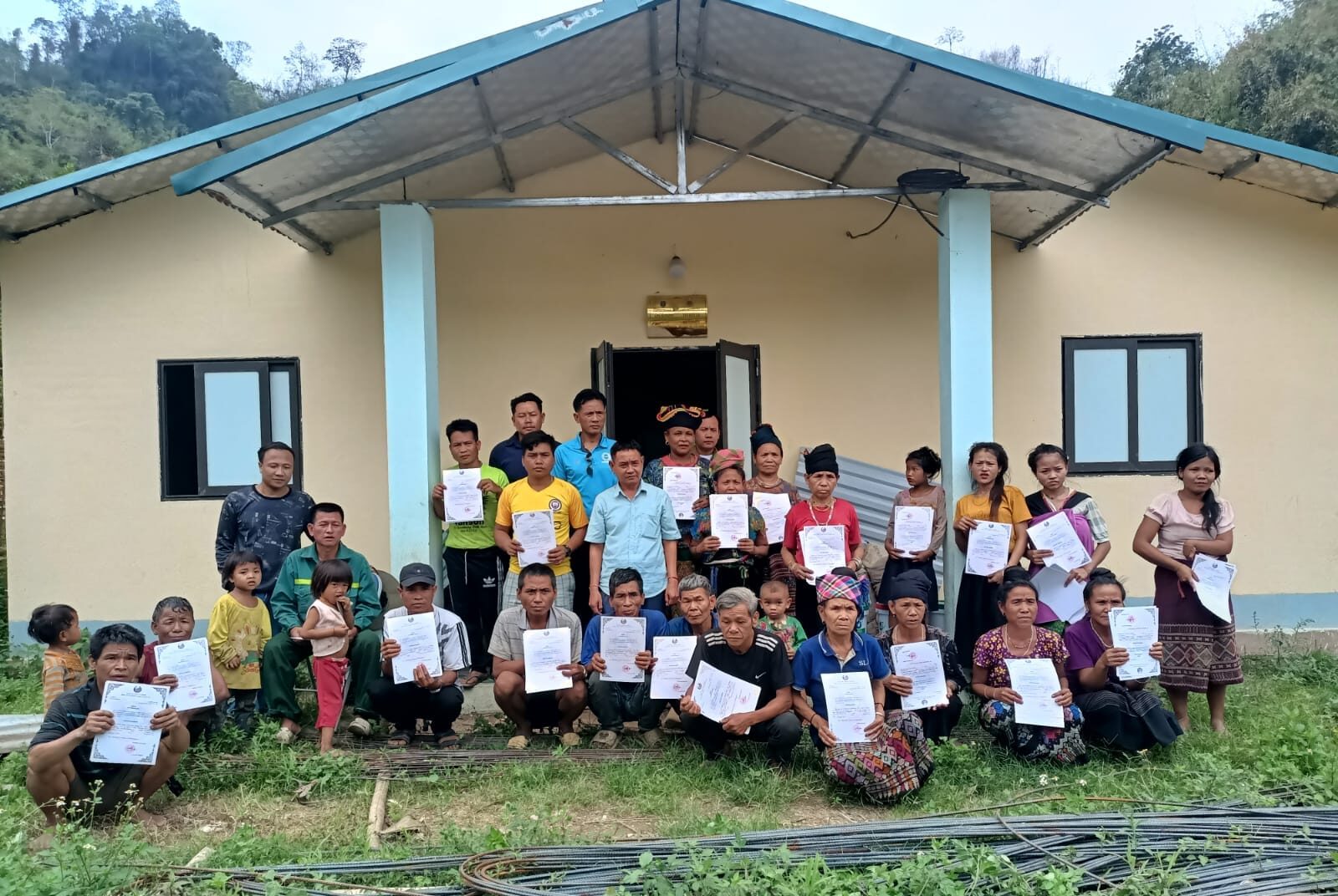 ເມືອງໃໝ່ ອອກໃບຢັ້ງຢືນເປັນພົນລະເມືອງລາວ ໃຫ້ແກ່ກຸ່ມຄົນຍ້າຍຖິ່ນຖານລຳພັງຢູ່ເຂດຊາຍແດນລາວ-ຫວຽດນາມ 282 ຄົນ - 346064560 1238906556831942 3713287985009442726 n e1683866544515 - ເມືອງໃໝ່ ອອກໃບຢັ້ງຢືນເປັນພົນລະເມືອງລາວ ໃຫ້ແກ່ກຸ່ມຄົນຍ້າຍຖິ່ນຖານລຳພັງຢູ່ເຂດຊາຍແດນລາວ-ຫວຽດນາມ 282 ຄົນ ເມືອງໃໝ່ ອອກໃບຢັ້ງຢືນເປັນພົນລະເມືອງລາວ ໃຫ້ແກ່ກຸ່ມຄົນຍ້າຍຖິ່ນຖານລຳພັງຢູ່ເຂດຊາຍແດນລາວ-ຫວຽດນາມ 282 ຄົນ - 346064560 1238906556831942 3713287985009442726 n e1683866544515 - ເມືອງໃໝ່ ອອກໃບຢັ້ງຢືນເປັນພົນລະເມືອງລາວ ໃຫ້ແກ່ກຸ່ມຄົນຍ້າຍຖິ່ນຖານລຳພັງຢູ່ເຂດຊາຍແດນລາວ-ຫວຽດນາມ 282 ຄົນ