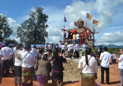 ເມືອງຕົ້ນເຜິ້ງ ວາງສີລາລຶກສ້າງພຣະທາດ ຣັດຕະນະເຈດີ ສຸວັນນະສຣິຄູນເມືອງ ແລະ ຫລໍ່ພຣະເຈົ້າທັນໃຈ ປາງມາຣະວິໄຊ