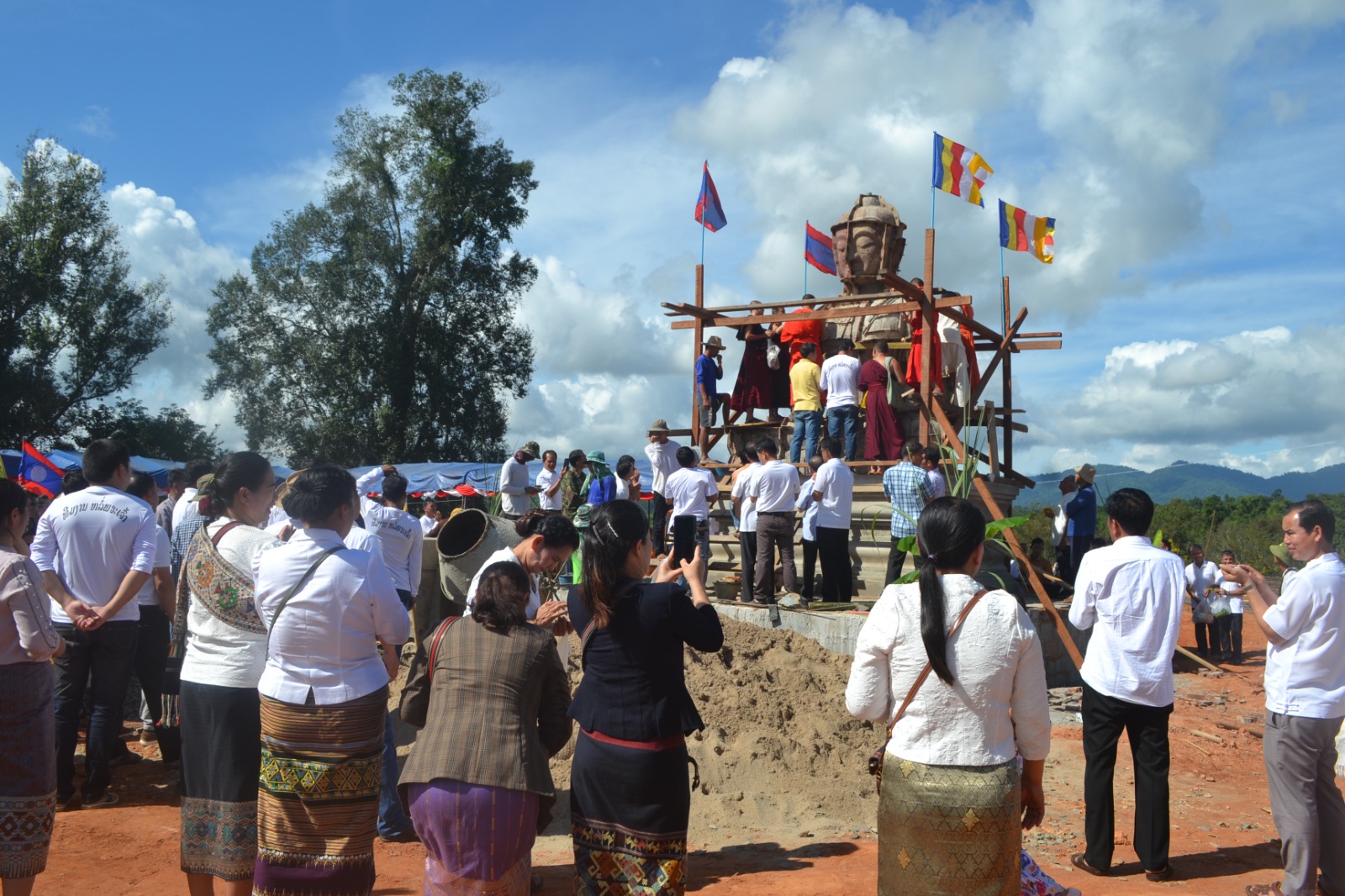 ເມືອງຕົ້ນເຜິ້ງ ວາງສີລາລຶກສ້າງພຣະທາດ ຣັດຕະນະເຈດີ ສຸວັນນະສຣິຄູນເມືອງ ແລະ ຫລໍ່ພຣະເຈົ້າທັນໃຈ ປາງມາຣະວິໄຊ - 401570859 768360568651585 8501252486195730010 n - ເມືອງຕົ້ນເຜິ້ງ ວາງສີລາລຶກສ້າງພຣະທາດ ຣັດຕະນະເຈດີ ສຸວັນນະສຣິຄູນເມືອງ ແລະ ຫລໍ່ພຣະເຈົ້າທັນໃຈ ປາງມາຣະວິໄຊ ເມືອງຕົ້ນເຜິ້ງ ວາງສີລາລຶກສ້າງພຣະທາດ ຣັດຕະນະເຈດີ ສຸວັນນະສຣິຄູນເມືອງ ແລະ ຫລໍ່ພຣະເຈົ້າທັນໃຈ ປາງມາຣະວິໄຊ - 401570859 768360568651585 8501252486195730010 n - ເມືອງຕົ້ນເຜິ້ງ ວາງສີລາລຶກສ້າງພຣະທາດ ຣັດຕະນະເຈດີ ສຸວັນນະສຣິຄູນເມືອງ ແລະ ຫລໍ່ພຣະເຈົ້າທັນໃຈ ປາງມາຣະວິໄຊ