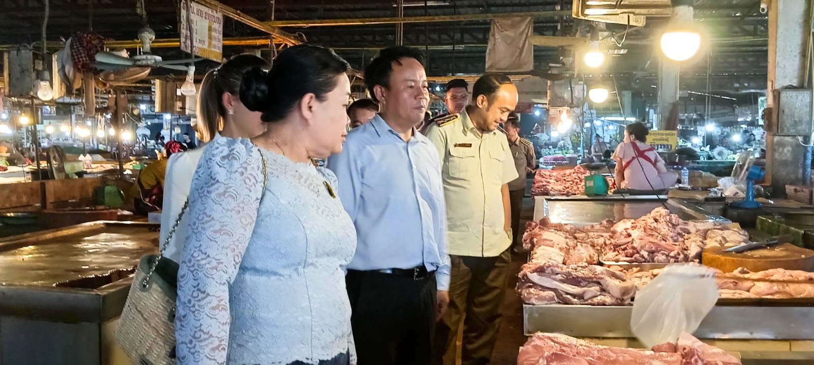 ການຄ້າ ນະຄອນຫລວງວຽງຈັນ ລົງຕິດຕາມກວດກາລາຄາສິນຄ້າ ແລະ ຫ້າມມີການກັກສິນຄ້າສວຍໂອກາດຂຶ້ນລາຄາ - - ການຄ້າ ນະຄອນຫລວງວຽງຈັນ ລົງຕິດຕາມກວດກາລາຄາສິນຄ້າ ແລະ ຫ້າມມີການກັກສິນຄ້າສວຍໂອກາດຂຶ້ນລາຄາ ການຄ້າ ນະຄອນຫລວງວຽງຈັນ ລົງຕິດຕາມກວດກາລາຄາສິນຄ້າ ແລະ ຫ້າມມີການກັກສິນຄ້າສວຍໂອກາດຂຶ້ນລາຄາ - - ການຄ້າ ນະຄອນຫລວງວຽງຈັນ ລົງຕິດຕາມກວດກາລາຄາສິນຄ້າ ແລະ ຫ້າມມີການກັກສິນຄ້າສວຍໂອກາດຂຶ້ນລາຄາ