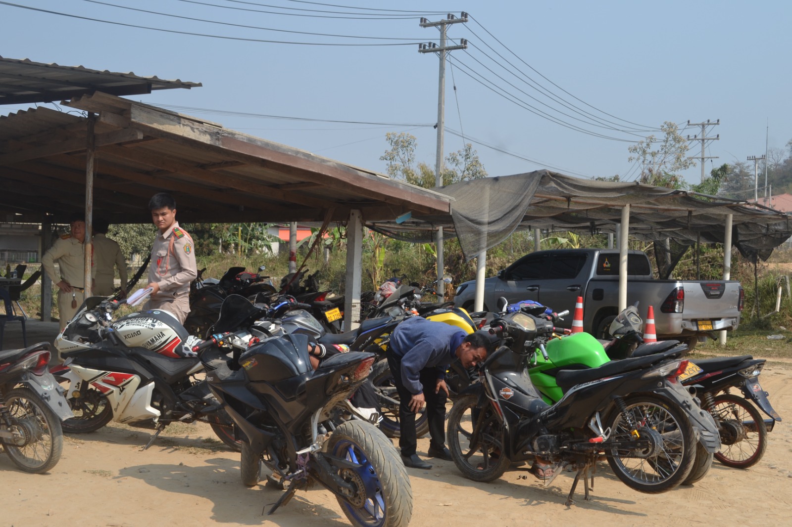 ປກສ ເມືອງ ຕົ້ນເຜິ້ງ ສຶກສາອົບຮົມໄວໜຸ່ມລະເມີດລະບຽບການສັນຈອນ ແລະ ຜູ້ດັດແປງສະພາບເຕັກນິກລົດ ພ້ອມທັງກັກລົດ 15 ຄັນ - 353 1 - ປກສ ເມືອງ ຕົ້ນເຜິ້ງ ສຶກສາອົບຮົມໄວໜຸ່ມລະເມີດລະບຽບການສັນຈອນ ແລະ ຜູ້ດັດແປງສະພາບເຕັກນິກລົດ ພ້ອມທັງກັກລົດ 15 ຄັນ ປກສ ເມືອງ ຕົ້ນເຜິ້ງ ສຶກສາອົບຮົມໄວໜຸ່ມລະເມີດລະບຽບການສັນຈອນ ແລະ ຜູ້ດັດແປງສະພາບເຕັກນິກລົດ ພ້ອມທັງກັກລົດ 15 ຄັນ - 353 1 - ປກສ ເມືອງ ຕົ້ນເຜິ້ງ ສຶກສາອົບຮົມໄວໜຸ່ມລະເມີດລະບຽບການສັນຈອນ ແລະ ຜູ້ດັດແປງສະພາບເຕັກນິກລົດ ພ້ອມທັງກັກລົດ 15 ຄັນ