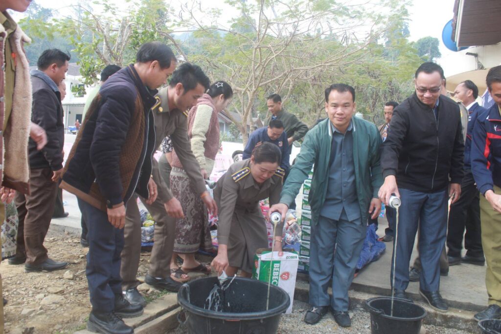- 480429457 1107756411148465 3125997770687494448 n 1024x682 - ການຄ້າເມືອງໝອກ ທຳລາຍເບຍລັກລອບນຳເຂົ້າ ແລະ ສິນຄ້າໝົດອາຍຸ