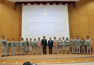 ອາຈານມະຫາວິທະຍາໄລແຫ່ງຊາດລາວ ໄດ້ຮັບຕຳແໜ່ງວິຊາການຂັ້ນ ສາດສະດາຈານ 2 ທ່ານ ແລະ ຮອງສາດສະດາຈານ 15 ທ່ານ