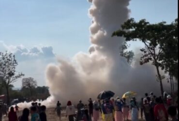 ສືບທອດປະເພນີບຸນບັ້ງໄຟອັນເກົ່າແກ່ ແຕ່ຂໍໃຫ້ມີຄວາມປອດໄພ ແລະ ເຂົ້າກັບຍຸກສະໄໝໃໝ່  - 494979420 9484199531701853 3163662027067921280 n 370x250 - Laophattananews